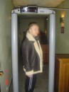 AIRPORT CHECK WRONG THE CLUB ENTRANCE WITH BERNIE 029 * 252 x 336 * (12KB)